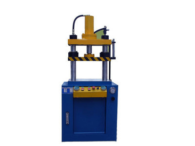 東莞力恒機(jī)械 專業(yè)銷售高品質(zhì)四柱打包液壓機(jī)